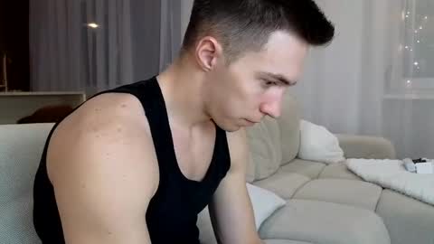 Snapshot of cristianovilla chatting on 03/06/25, 05:11 CristianoHailey online show from 03/06/25, 05:11