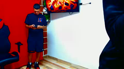 Snapshot of cristiantayron chatting on 06/16/26, 11:40 cristian online show from 06/16/26, 11:40