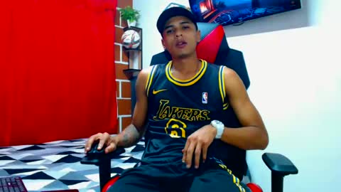 Snapshot of cristiantayron chatting on 07/05/26, 04:19 cristian online show from 07/05/26, 04:19