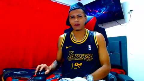 Snapshot of cristiantayron chatting on 07/24/26, 02:37 cristian online show from 07/24/26, 02:37