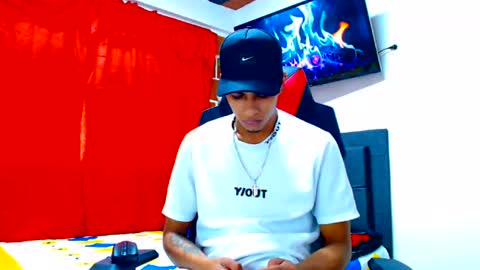 Snapshot of cristiantayron chatting on 07/26/26, 09:00 cristian online show from 07/26/26, 09:00