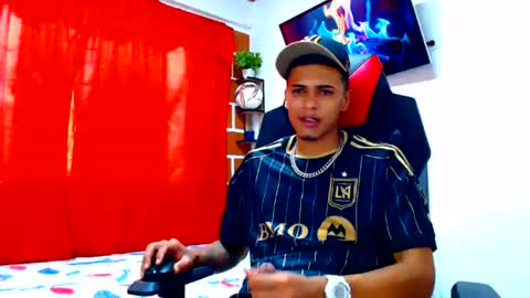 Snapshot of cristiantayron chatting on 07/28/26, 09:03 cristian online show from 07/28/26, 09:03