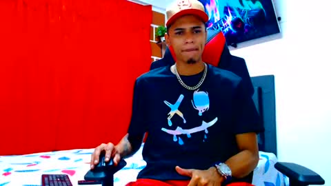 Snapshot of cristiantayron chatting on 07/31/26, 02:27 cristian online show from 07/31/26, 02:27