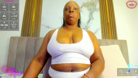 Snapshot of cristinsexy_ chatting on 06/14/26, 10:39 Cristina online show from 06/14/26, 10:39
