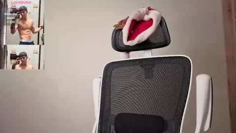 cristopher23  online show from 12/02/25, 01:17