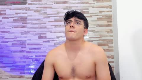 Snapshot of cristopher_russo chatting on 05/16/26, 12:07 CRISTOPHER online show from 05/16/26, 12:07