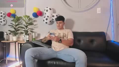 Snapshot of cristopher_strong chatting on 07/01/26, 12:40 Cristopher online show from 07/01/26, 12:40