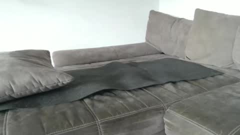 Snapshot of crisup1980 chatting on 12/20/25, 12:45 crisup1980 online show from 12/20/25, 12:45