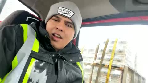 Snapshot of crisva7214 chatting on 01/27/25, 02:13 crisva7214 online show from 01/27/25, 02:13