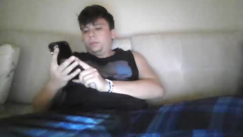 Snapshot of crisx3585 chatting on 12/17/25, 04:18 crisx3585 online show from 12/17/25, 04:18