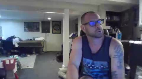 Snapshot of crm400 chatting on 06/06/26, 01:32 billybasement online show from 06/06/26, 01:32