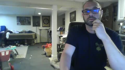 Snapshot of crm400 chatting on 06/13/26, 01:58 billybasement online show from 06/13/26, 01:58