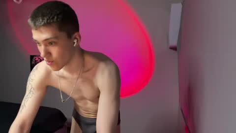 cronck52 online show from 04/18/26, 07:58