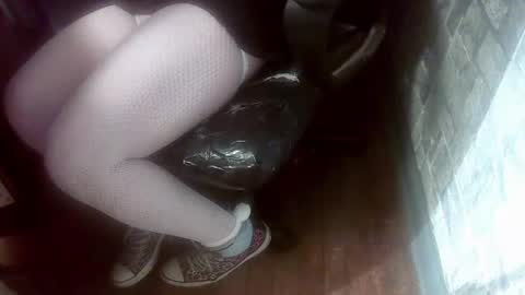 Snapshot of crossdresser_krystal chatting on 12/09/24, 12:30 crossdresser krystal online show from 12/09/24, 12:30