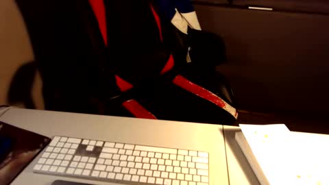 Snapshot of crossdressercrowe chatting on 11/11/25, 01:27 Insta theramonacrowecd online show from 11/11/25, 01:27
