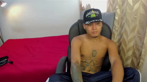 crow_black00 online show from 09/30/25, 05:07