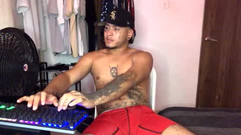 crow_black00 online show from 04/14/26, 07:09