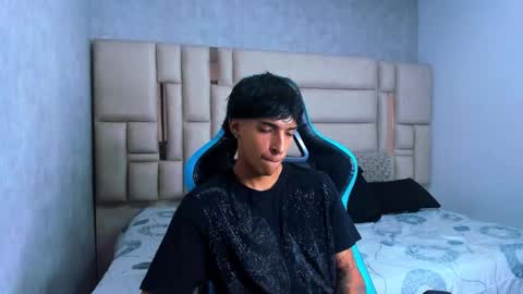 Snapshot of croy_myer chatting on 03/04/26, 06:41 Croy online show from 03/04/26, 06:41