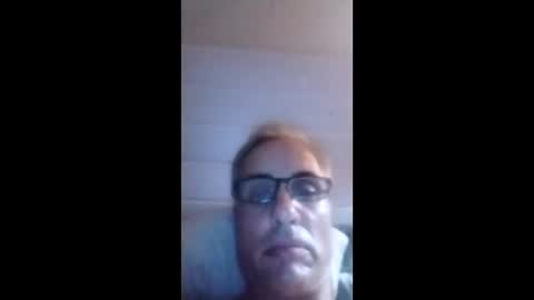 Snapshot of crucut80 chatting on 12/22/25, 06:16 Crucut online show from 12/22/25, 06:16