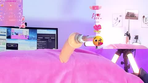 Snapshot of cruella_92 chatting on 01/15/25, 09:41 Mia online show from 01/15/25, 09:41