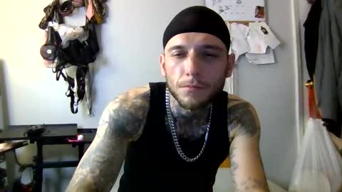 Snapshot of cruz815 chatting on 05/19/26, 02:18 cruz815 online show from 05/19/26, 02:18