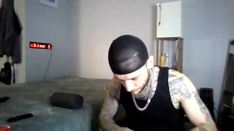 Snapshot of cruz815 chatting on 05/21/26, 02:40 cruz815 online show from 05/21/26, 02:40