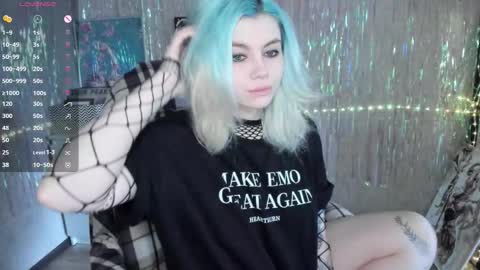 Snapshot of cryptobjgirlv2 chatting on 10/28/25, 10:41 Lilith online show from 10/28/25, 10:41