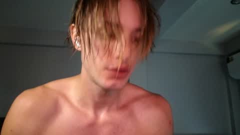 Snapshot of cryptongood chatting on 02/03/25, 03:31 Lin inst lingoodyy online show from 02/03/25, 03:31