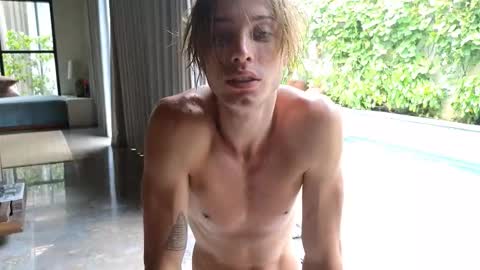 Snapshot of cryptongood chatting on 02/18/25, 02:38 Lin inst lingoodyy online show from 02/18/25, 02:38