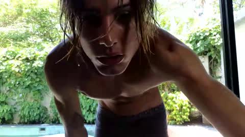 Snapshot of cryptongood chatting on 02/26/25, 04:58 Lin inst lingoodyy online show from 02/26/25, 04:58