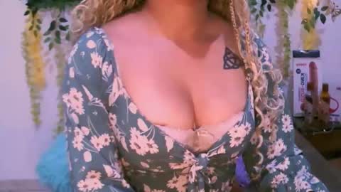 crysrus online show from 12/05/25, 02:09