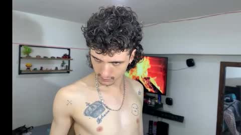 Snapshot of crystal5358 chatting on 12/21/25, 10:28 crystal5358 online show from 12/21/25, 10:28