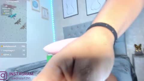 Snapshot of crystal_beennz chatting on 02/23/25, 08:06 online show from 02/23/25, 08:06