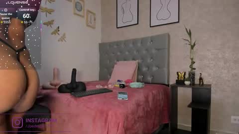 Snapshot of crystal_beennz chatting on 02/20/26, 03:14 online show from 02/20/26, 03:14