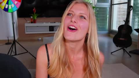 Crystal online show from 02/10/26, 05:06