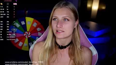 Snapshot of crystal_blond chatting on 03/25/26, 08:37 Crystal online show from 03/25/26, 08:37