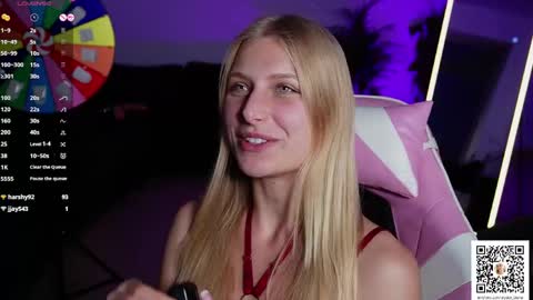 Snapshot of crystal_blond chatting on 04/15/26, 07:21 Crystal online show from 04/15/26, 07:21