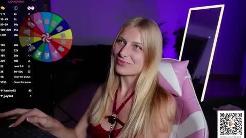 Snapshot of crystal_blond chatting on 04/15/26, 07:58 Crystal online show from 04/15/26, 07:58