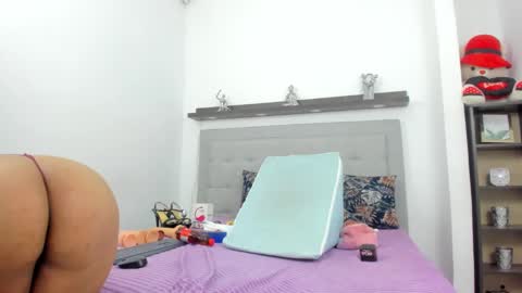 Snapshot of crystal_butterfly1 chatting on 01/14/25, 02:32 crystal_butterfly1 online show from 01/14/25, 02:32