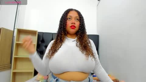 Snapshot of crystal_butterfly1 chatting on 03/08/25, 11:27 crystal_butterfly1 online show from 03/08/25, 11:27