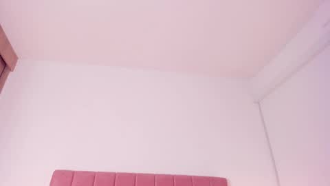 Snapshot of crystal_hartx chatting on 12/13/24, 07:04  Crystal  online show from 12/13/24, 07:04