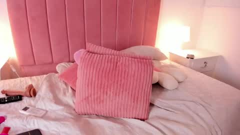 Snapshot of crystal_hartx chatting on 01/11/25, 09:26  Crystal  online show from 01/11/25, 09:26