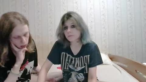 Snapshot of crystal_porn_love chatting on 12/07/24, 05:15 Crystal and Marcl online show from 12/07/24, 05:15