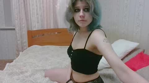 Snapshot of crystal_porn_love chatting on 12/07/24, 06:37 Crystal and Marcl online show from 12/07/24, 06:37