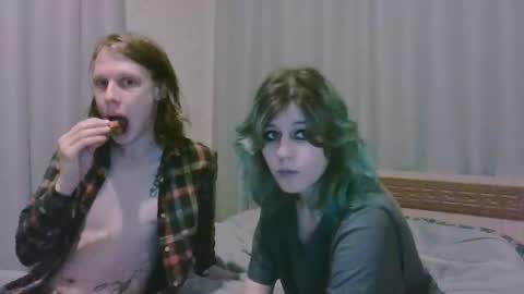 Snapshot of crystal_porn_love chatting on 01/04/25, 05:37 Crystal and Marcl online show from 01/04/25, 05:37