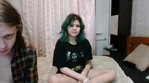 Snapshot of crystal_porn_love chatting on 01/19/25, 01:43 Crystal and Marcl online show from 01/19/25, 01:43