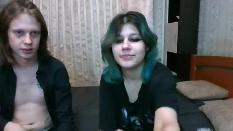 Snapshot of crystal_porn_love chatting on 01/22/25, 02:26 Crystal and Marcl online show from 01/22/25, 02:26