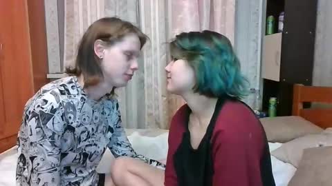 Snapshot of crystal_porn_love chatting on 02/13/25, 11:58 Crystal and Marcl online show from 02/13/25, 11:58