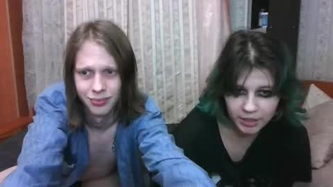 Snapshot of crystal_porn_love chatting on 02/20/25, 10:26 Crystal and Marcl online show from 02/20/25, 10:26