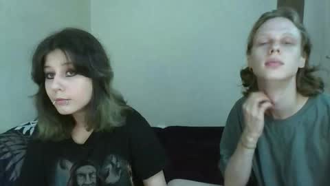 Snapshot of crystal_porn_love chatting on 09/13/25, 07:02 Crystal and Marcl online show from 09/13/25, 07:02